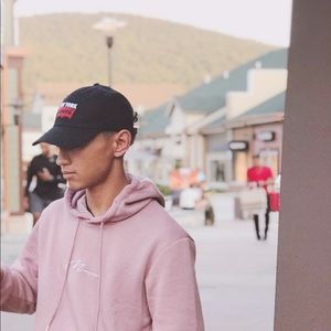 Meet your Posher, Alberto